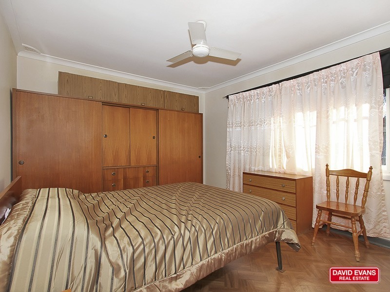 33 Brecknock way, Girrawheen WA 6064