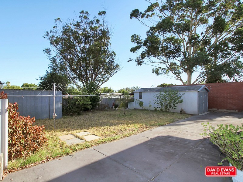 33 Brecknock way, Girrawheen WA 6064