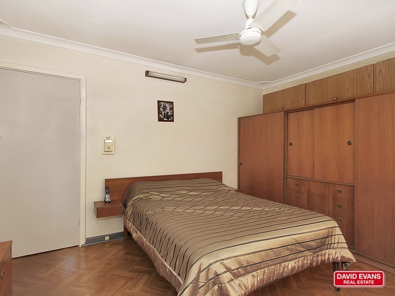 33 Brecknock way, Girrawheen WA 6064