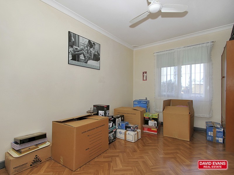 33 Brecknock way, Girrawheen WA 6064