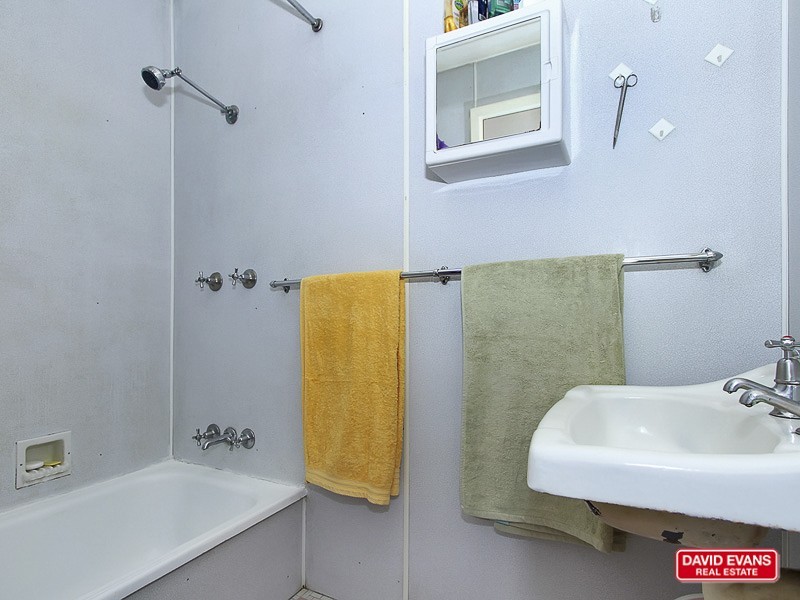 33 Brecknock way, Girrawheen WA 6064