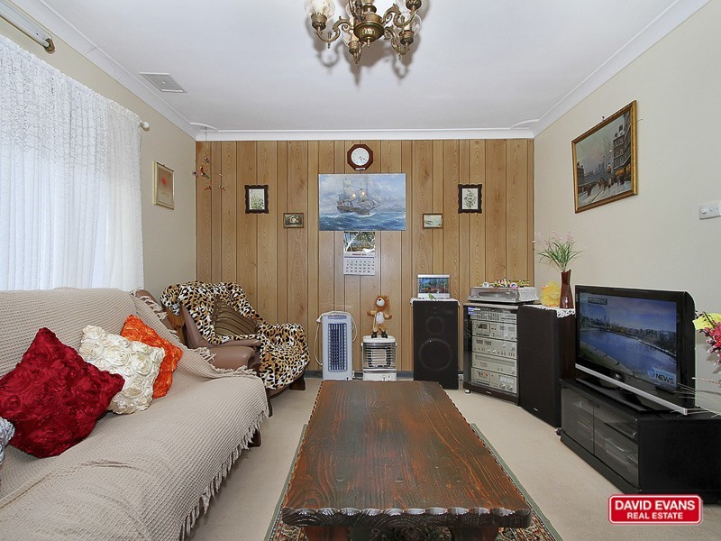 33 Brecknock way, Girrawheen WA 6064