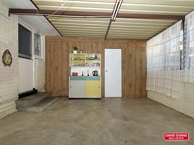 33 Brecknock way, Girrawheen WA 6064