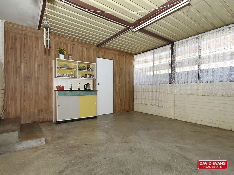 33 Brecknock way, Girrawheen WA 6064