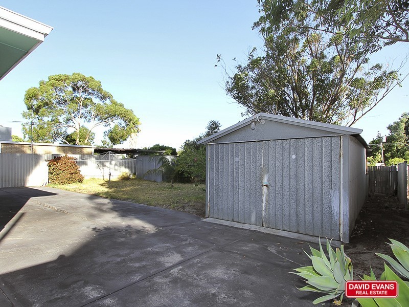 33 Brecknock way, Girrawheen WA 6064
