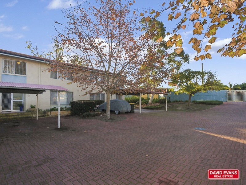 30C Casserley Avenue, Girrawheen WA 6064