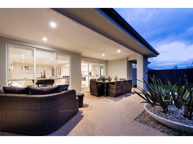 4 Solandri Bend, Banksia Grove WA 6031