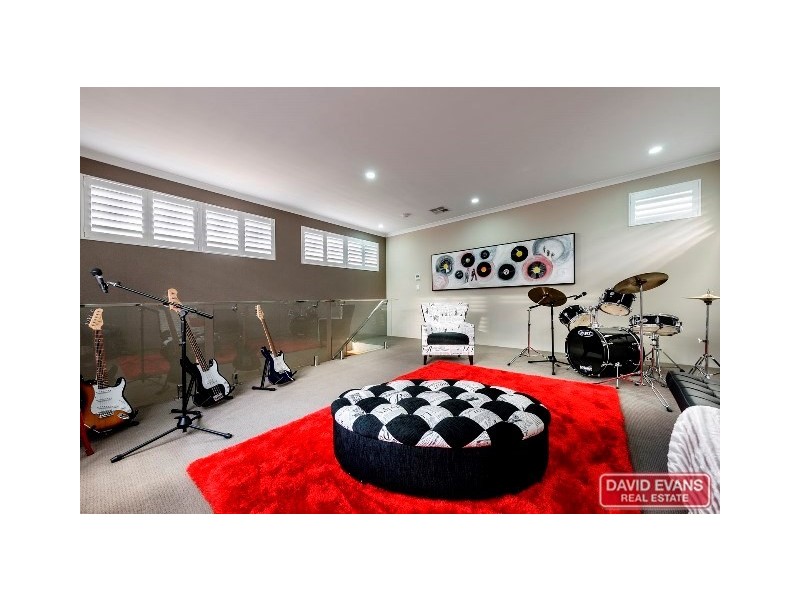 28 Newmarket Parade, Butler WA 6036