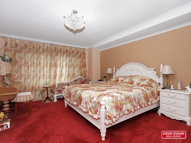 16 Elliot Place, Thornlie WA 6108