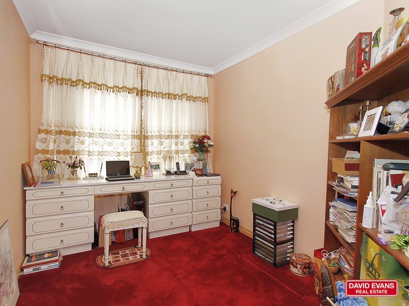 16 Elliot Place, Thornlie WA 6108