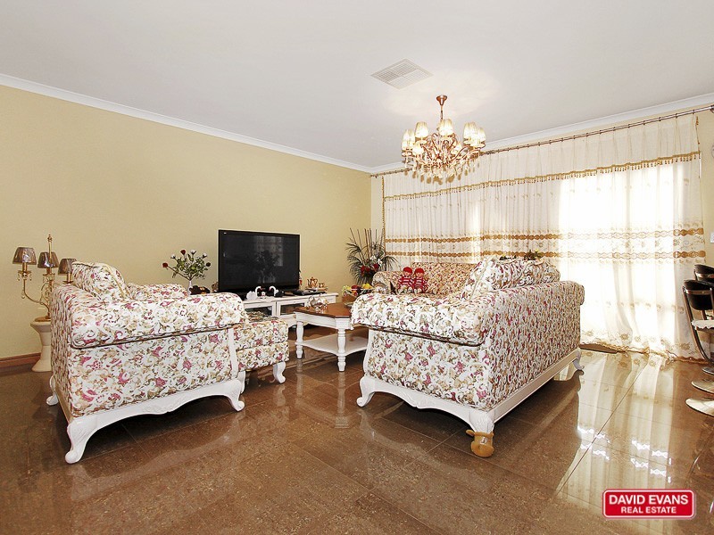 16 Elliot Place, Thornlie WA 6108