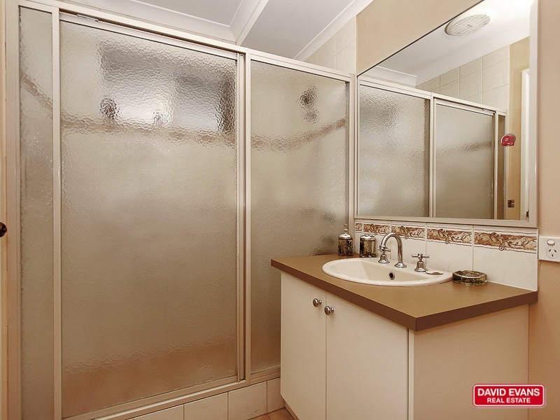 16 Elliot Place, Thornlie WA 6108