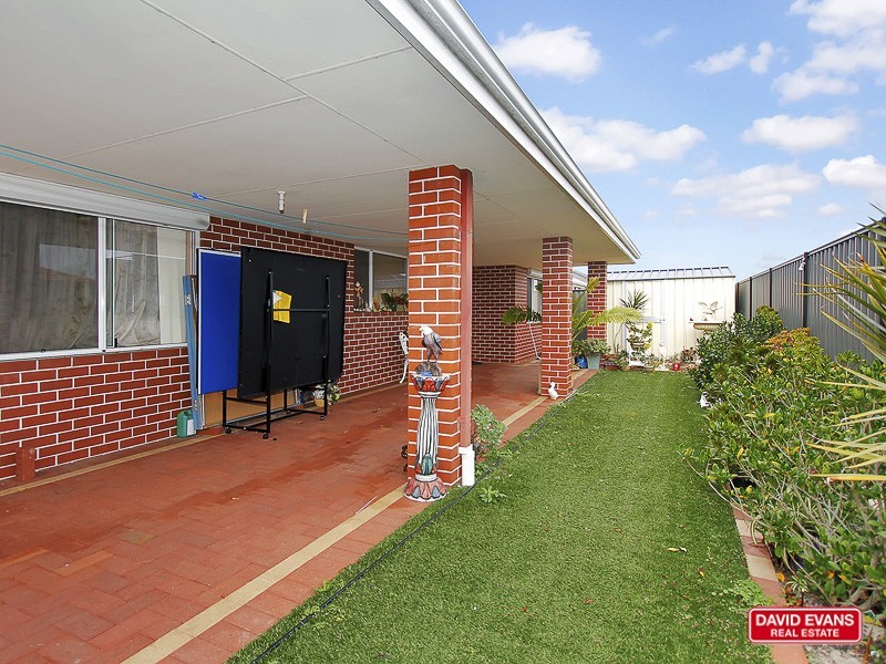 16 Elliot Place, Thornlie WA 6108