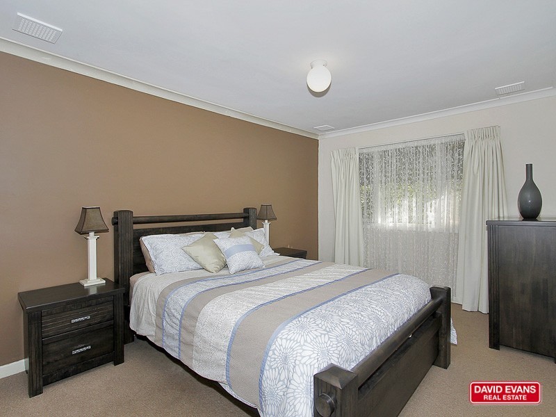 24B Connell Way, Girrawheen WA 6064