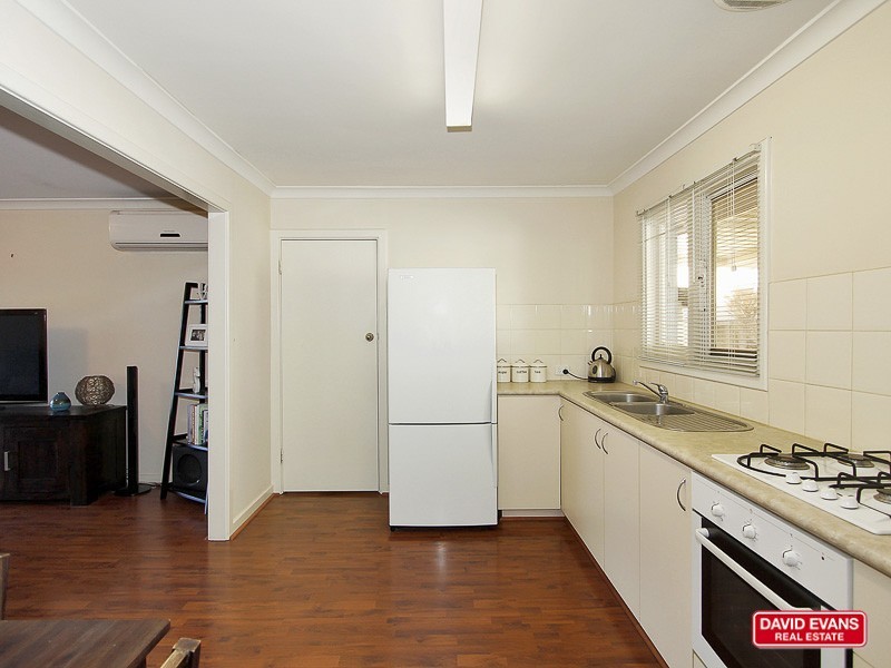 24B Connell Way, Girrawheen WA 6064