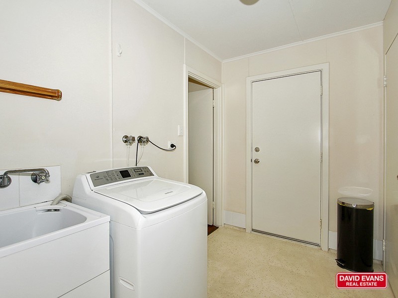 24B Connell Way, Girrawheen WA 6064