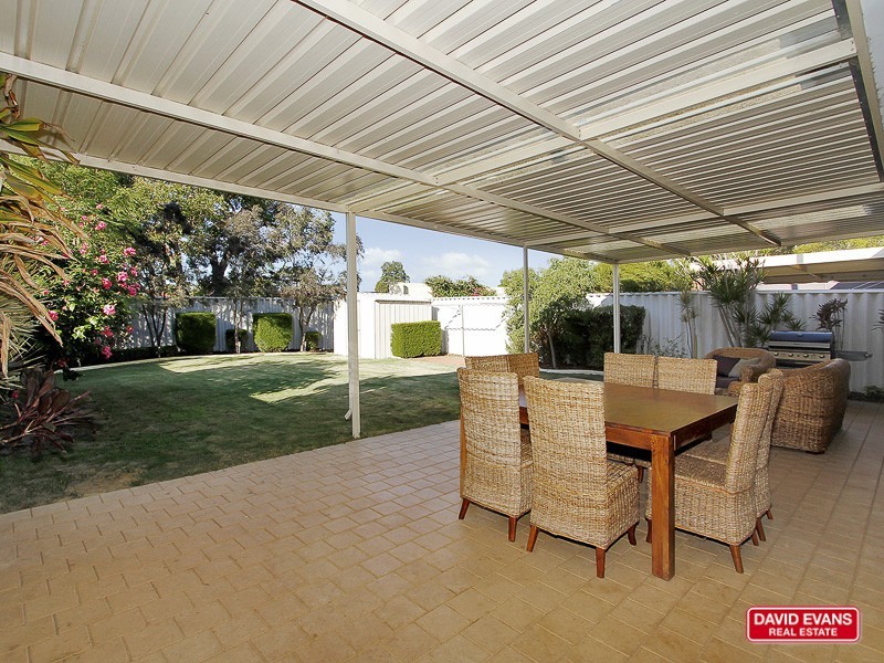 24B Connell Way, Girrawheen WA 6064