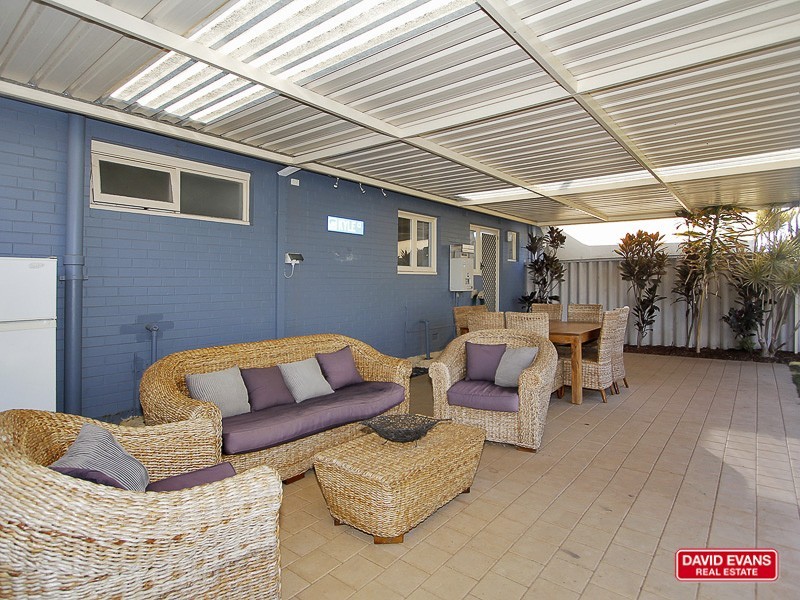 24B Connell Way, Girrawheen WA 6064