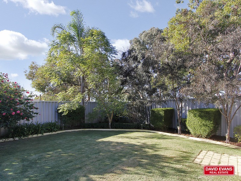 24B Connell Way, Girrawheen WA 6064