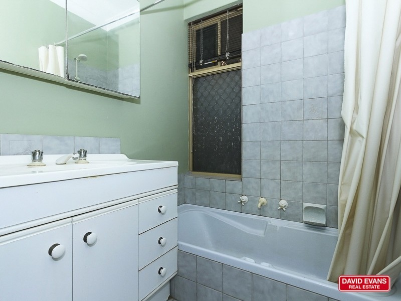 21 Chestnut Grove, Mirrabooka WA 6061