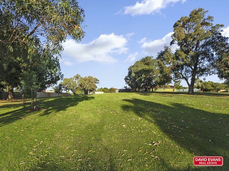 21 Chestnut Grove, Mirrabooka WA 6061