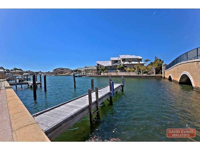 12 Condor Mews, Halls Head WA 6210