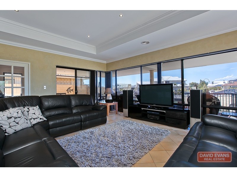 12 Condor Mews, Halls Head WA 6210