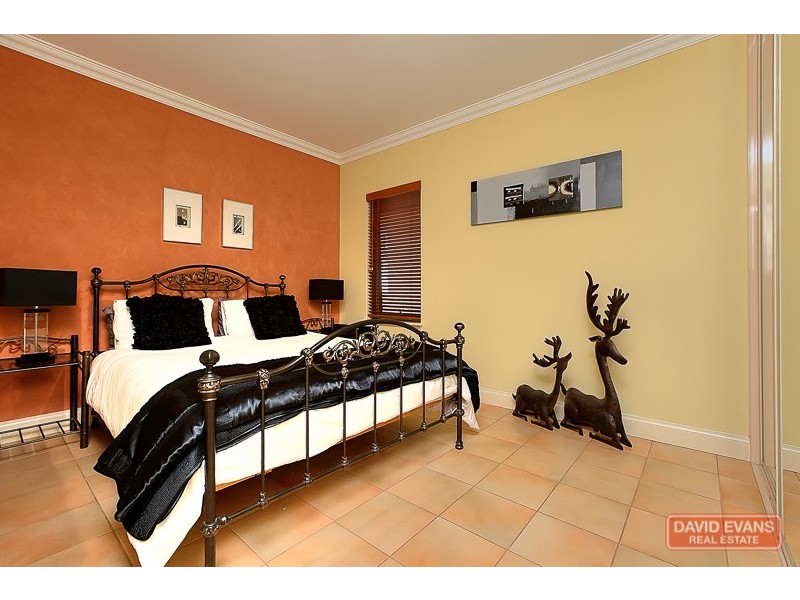 12 Condor Mews, Halls Head WA 6210