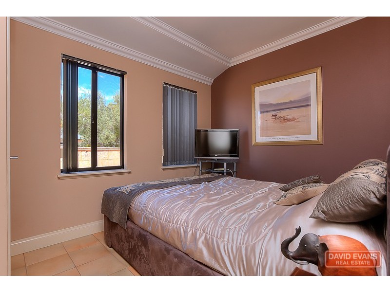 12 Condor Mews, Halls Head WA 6210