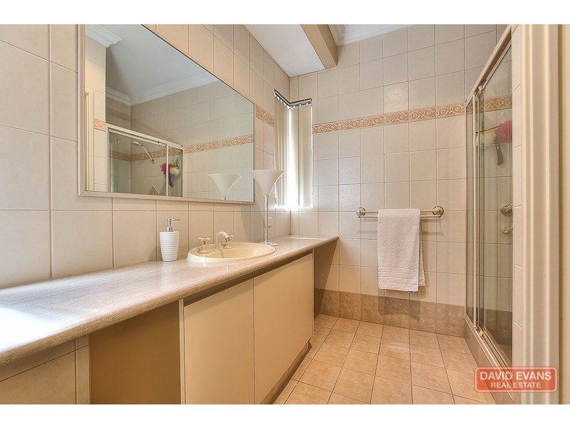 12 Condor Mews, Halls Head WA 6210