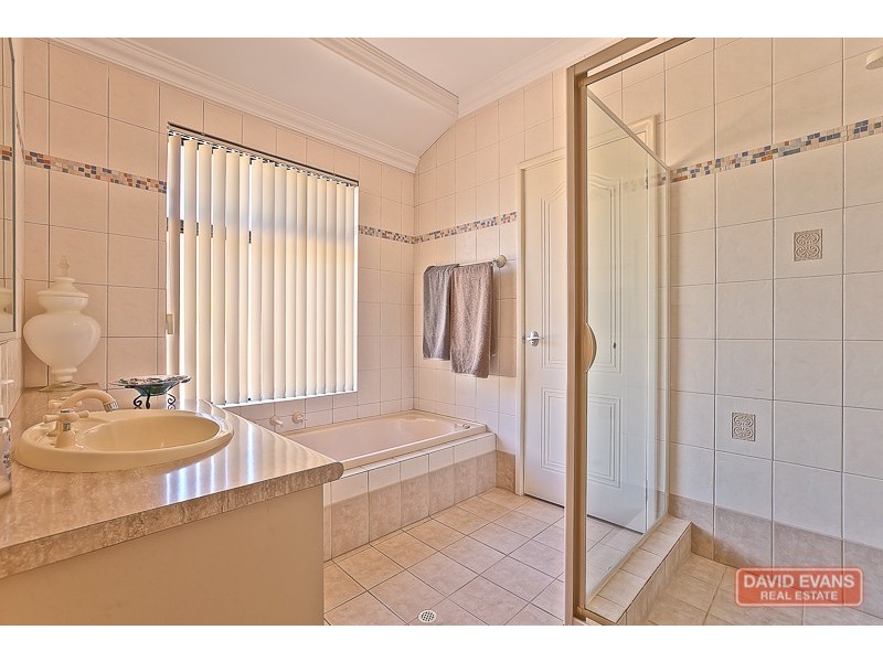 12 Condor Mews, Halls Head WA 6210