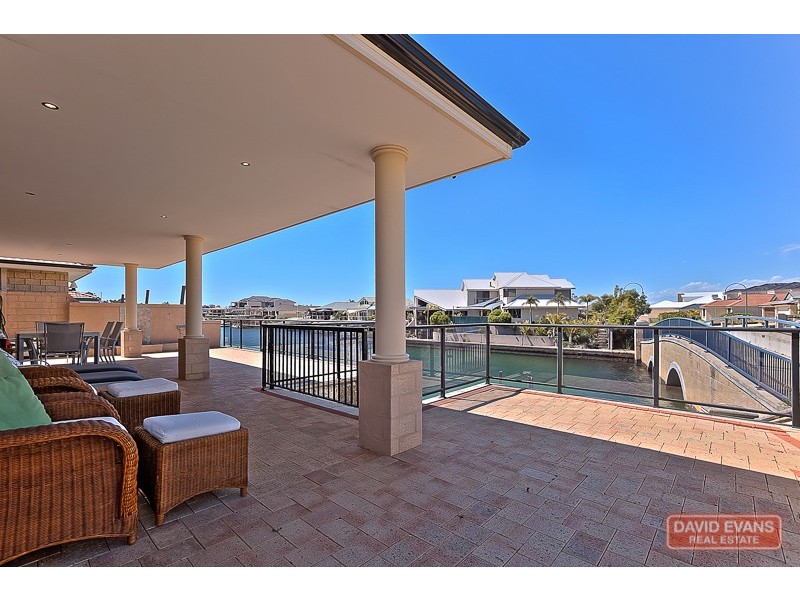 12 Condor Mews, Halls Head WA 6210