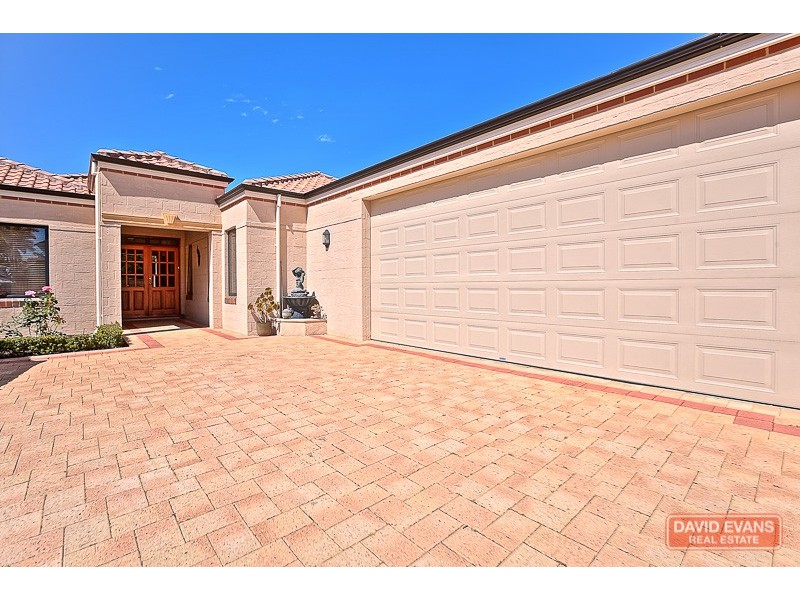 12 Condor Mews, Halls Head WA 6210