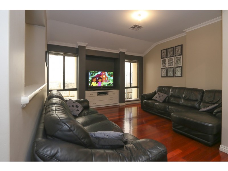 4 Hopper Turn, Madeley WA 6065