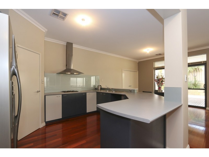 4 Hopper Turn, Madeley WA 6065