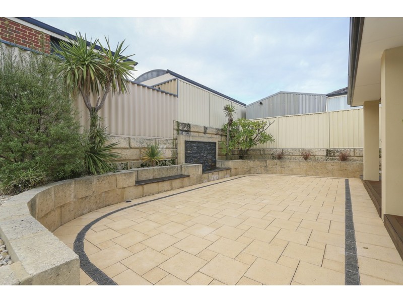 4 Hopper Turn, Madeley WA 6065