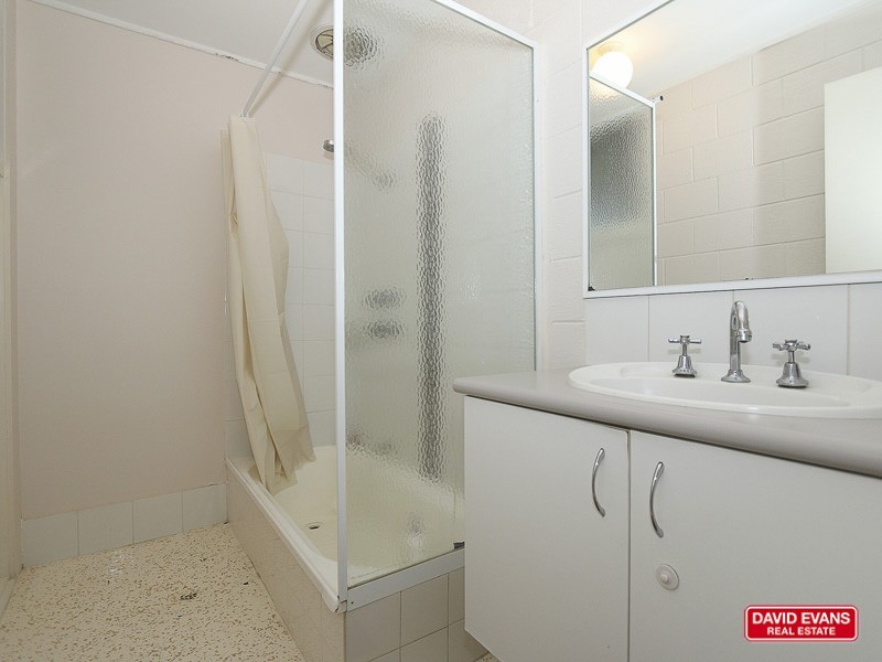 16 Winterton Way, Girrawheen WA 6064