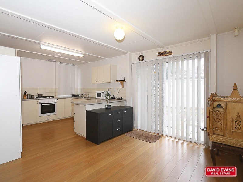 16 Winterton Way, Girrawheen WA 6064