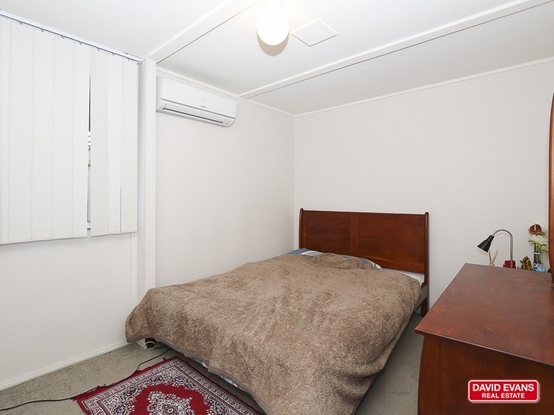 16 Winterton Way, Girrawheen WA 6064