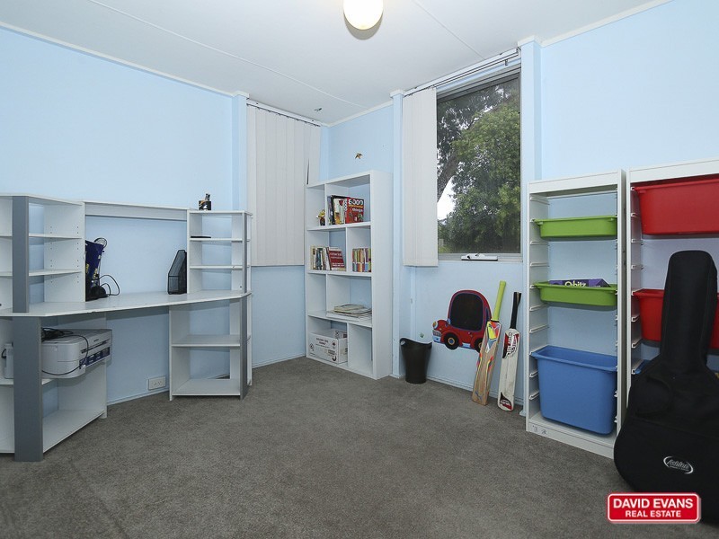 16 Winterton Way, Girrawheen WA 6064