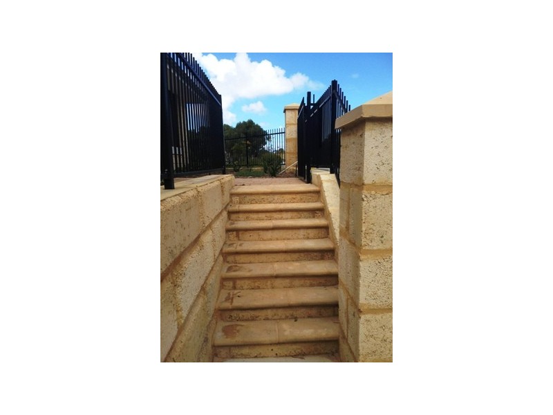 28 Ravensbourne Street, Yanchep WA 6035