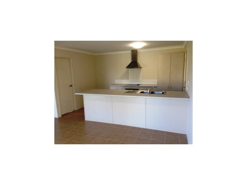 28 Ravensbourne Street, Yanchep WA 6035