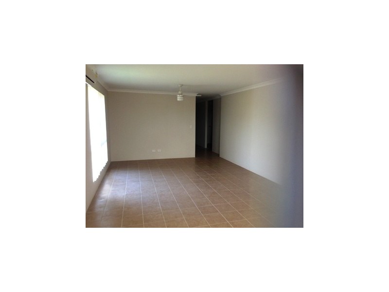 28 Ravensbourne Street, Yanchep WA 6035