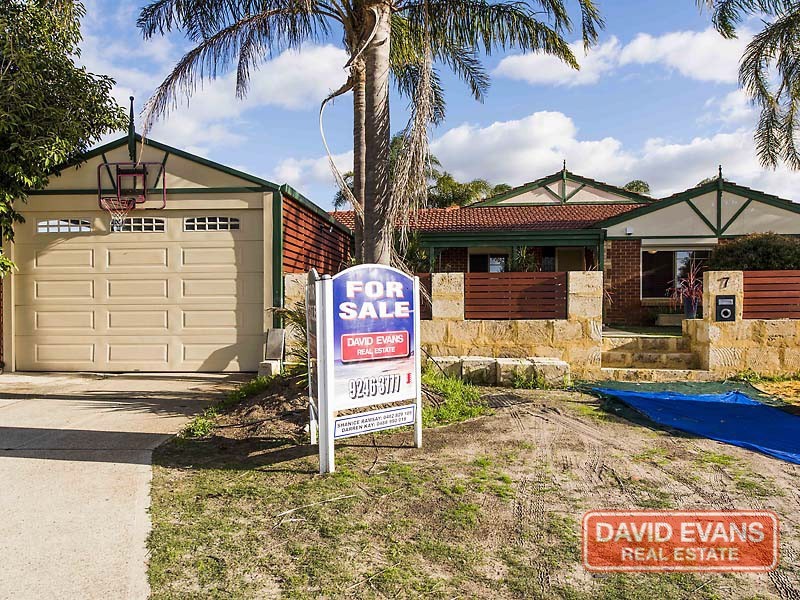 7 Flamingo Trail, Ballajura WA 6066