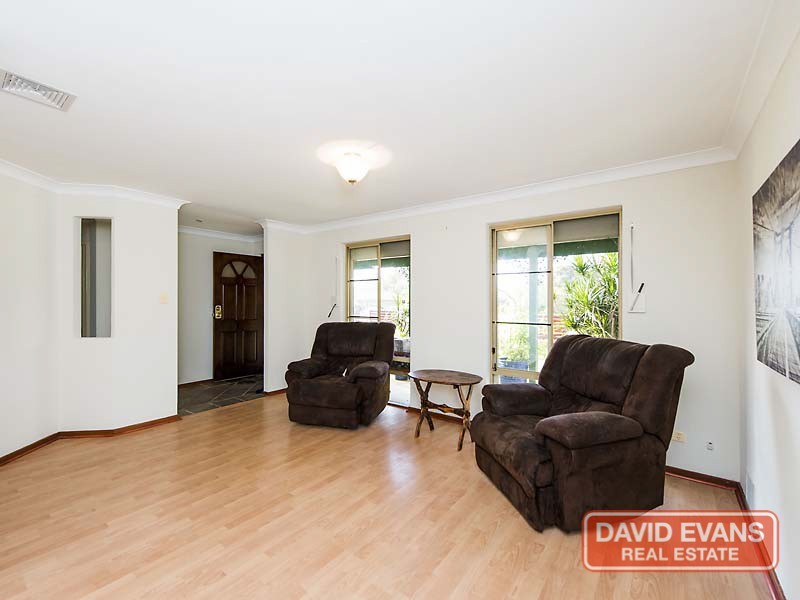 7 Flamingo Trail, Ballajura WA 6066