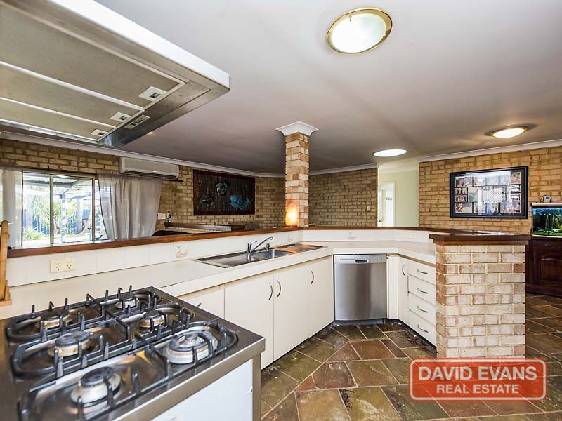 7 Flamingo Trail, Ballajura WA 6066