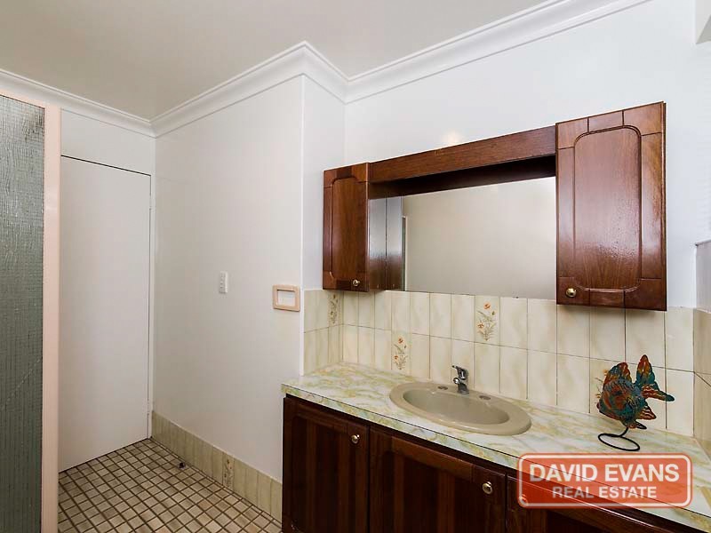 21 Camelot Street, Carine WA 6020