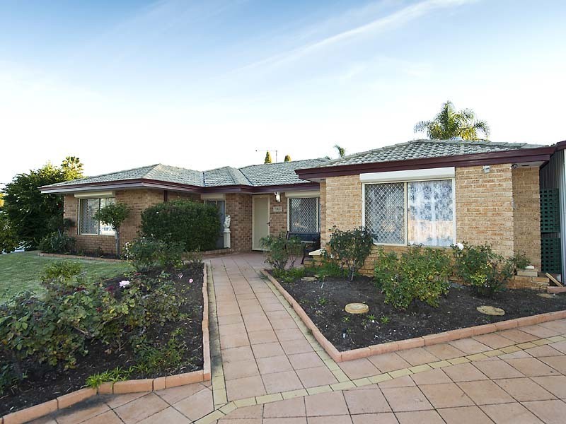 52 Osprey Circle, Ballajura WA 6066