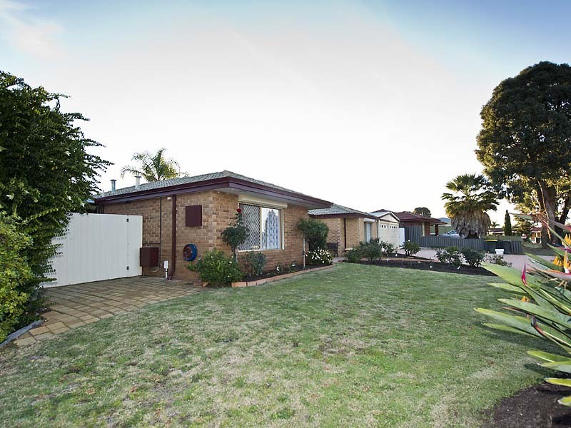 52 Osprey Circle, Ballajura WA 6066