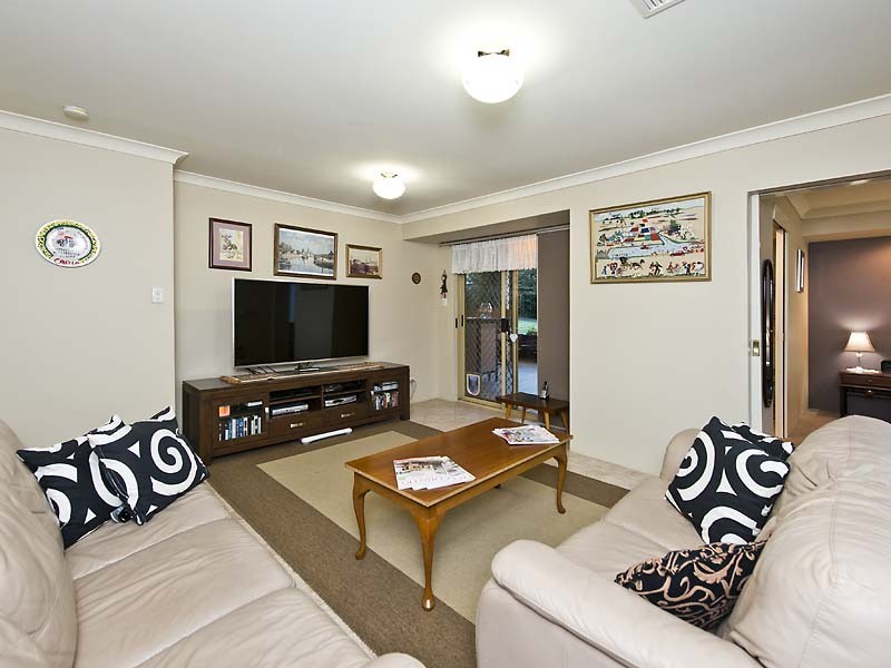 52 Osprey Circle, Ballajura WA 6066